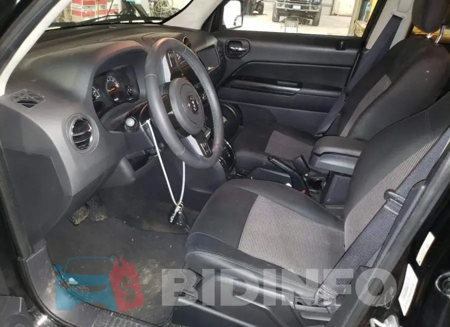 1C4NJRFB5ED506892 Photo# 7