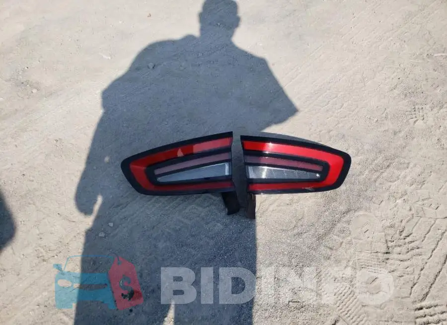2C3CDXFG5FH858913 Photo# 12