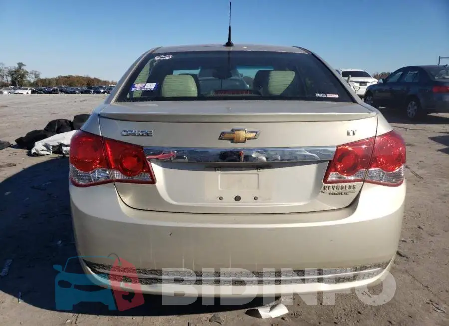 1G1PE5SB2E7477872 Photo# 6