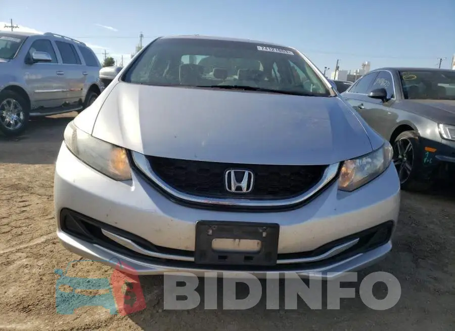 19XFB2F82EE028698 Photo# 5