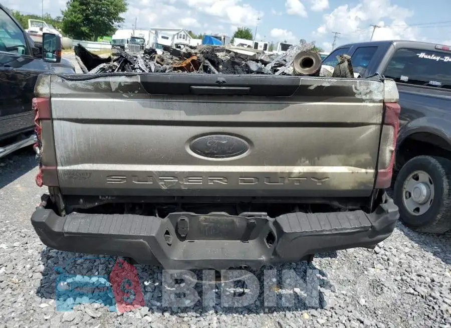 1FT7W2BT2JEB12898 Photo# 6