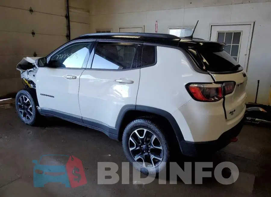 3C4NJDDB1LT123786 Photo# 2