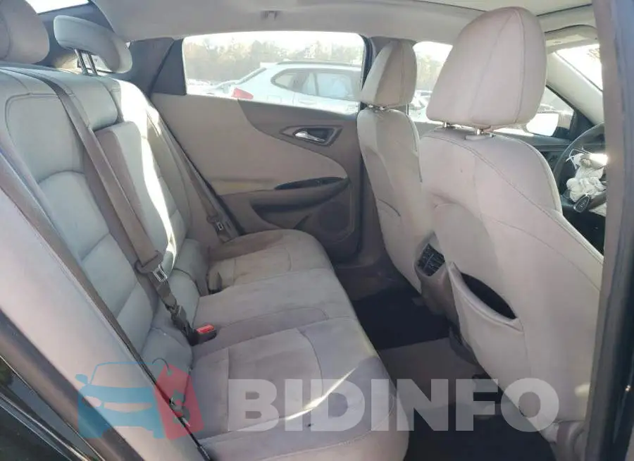 1G1ZD5ST5JF132016 Photo# 10