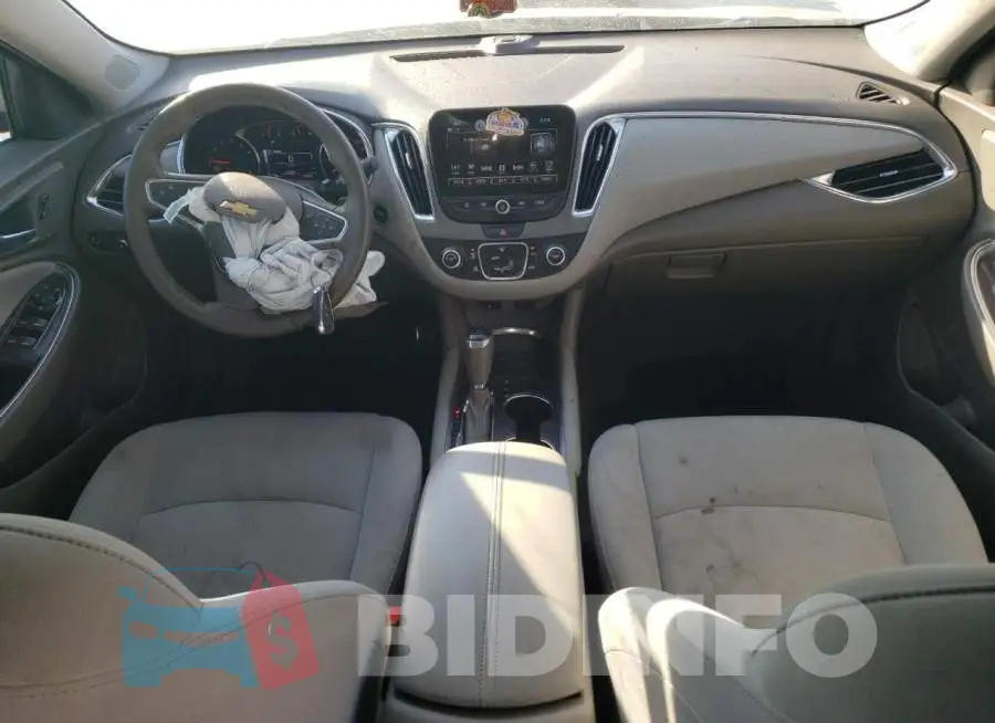 1G1ZD5ST5JF132016 Photo# 8