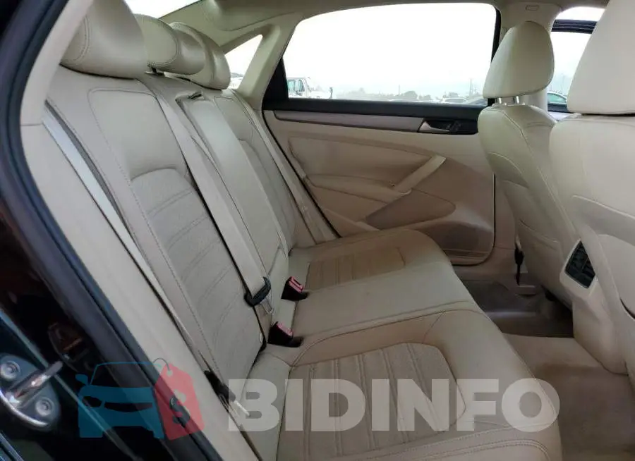 1VWBS7A30FC044136 Photo# 10