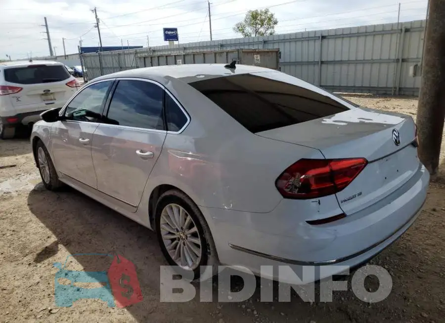 1VWBS7A37GC061047 Photo# 2
