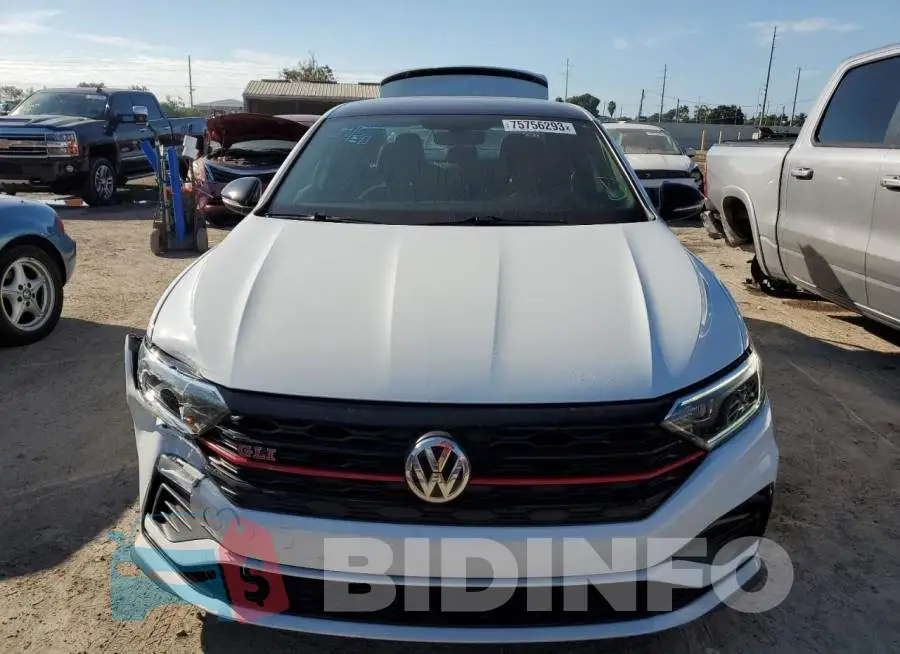 3VW6T7BU3KM217825 Photo# 5