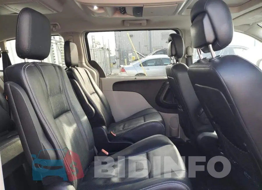 2C4RC1CGXGR138089 Photo# 11