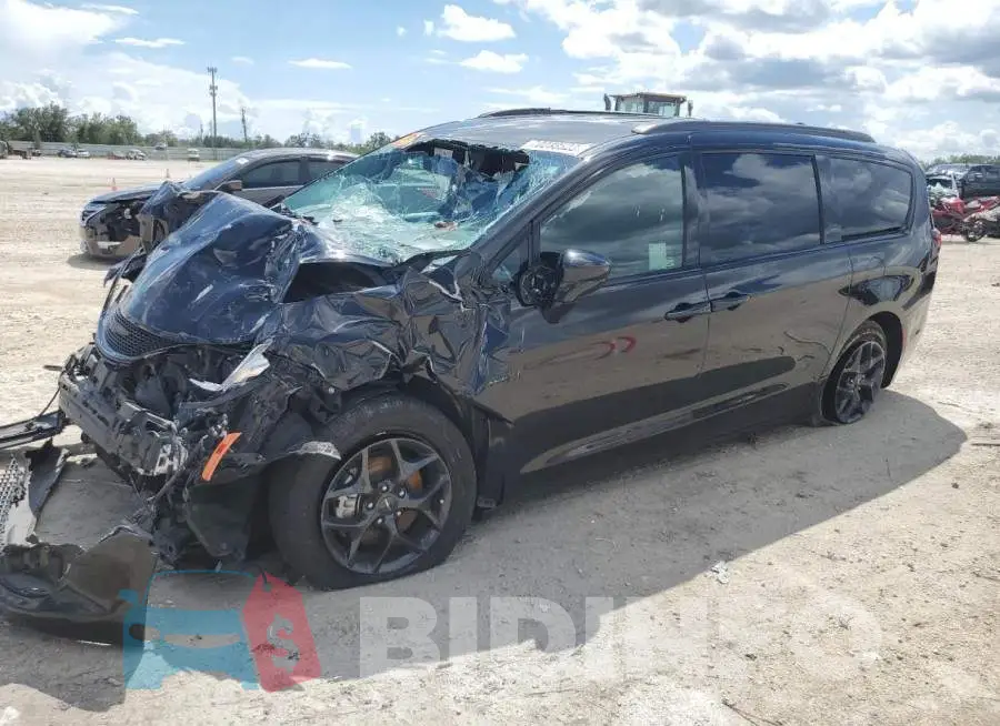 2C4RC1FG7JR330797 Photo# 1