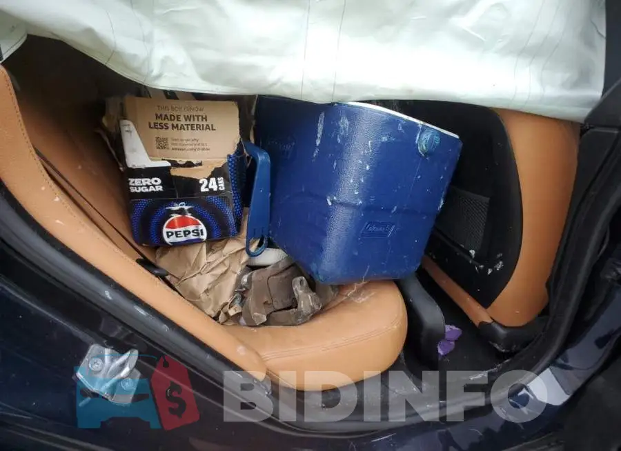 WBA4J3C58KBL08433 Photo# 10