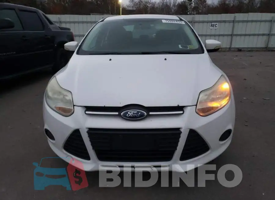 1FADP3F26EL375877 Photo# 5