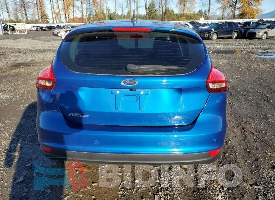 1FADP3M21JL271410 Photo# 6