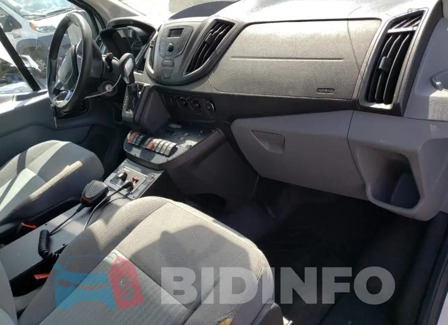 1FDYR2CMXHKB16076 Photo# 8