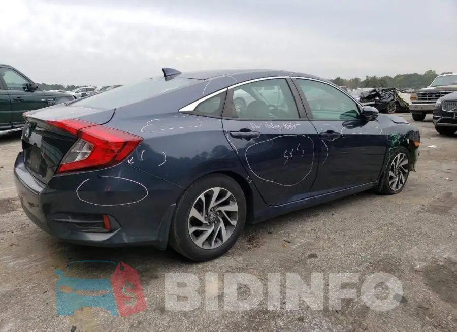 19XFC2F71HE017815 Photo# 3