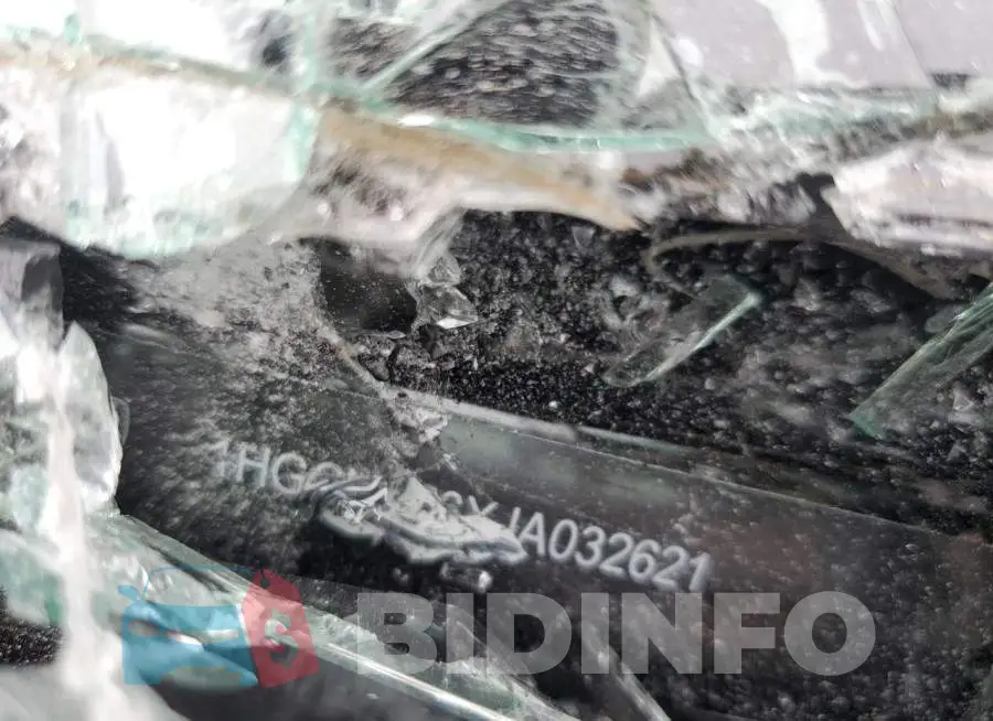 1HGCV2F6XJA032621 Photo# 12