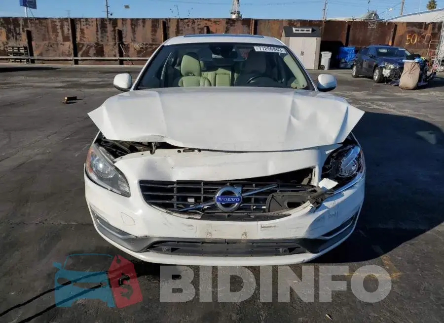 YV126MFB4F1304873 Photo# 5