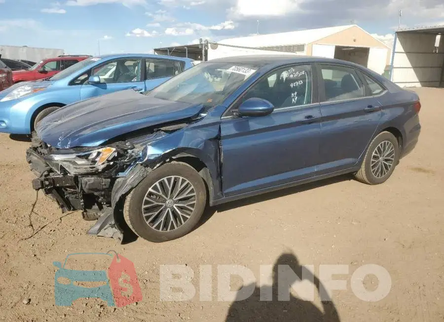 3VWCB7BUXKM174137 Photo# 1