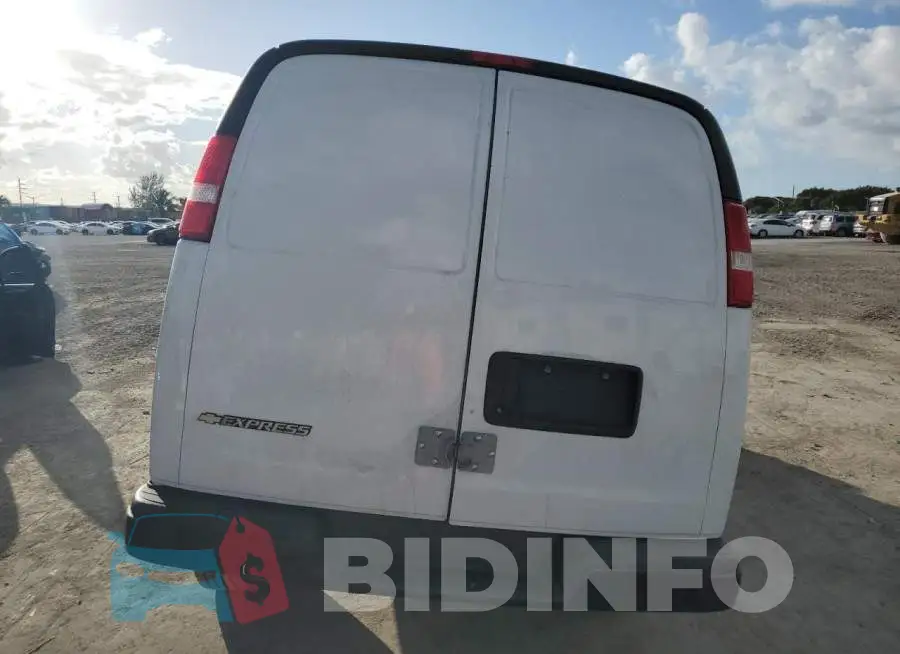 1GCWGBF71M1178182 Photo# 6