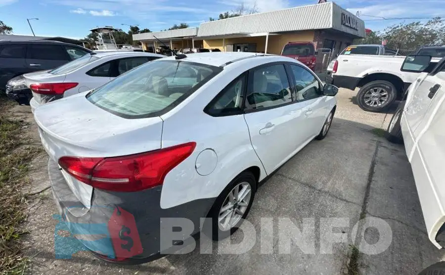 1FADP3F2XHL202271 Photo# 4