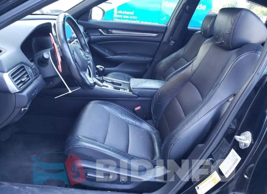 1HGCV1F33JA068117 Photo# 7