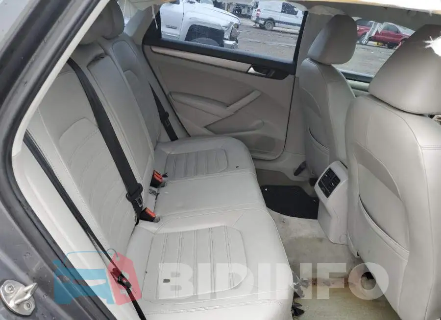 1VWBS7A34FC014931 Photo# 10