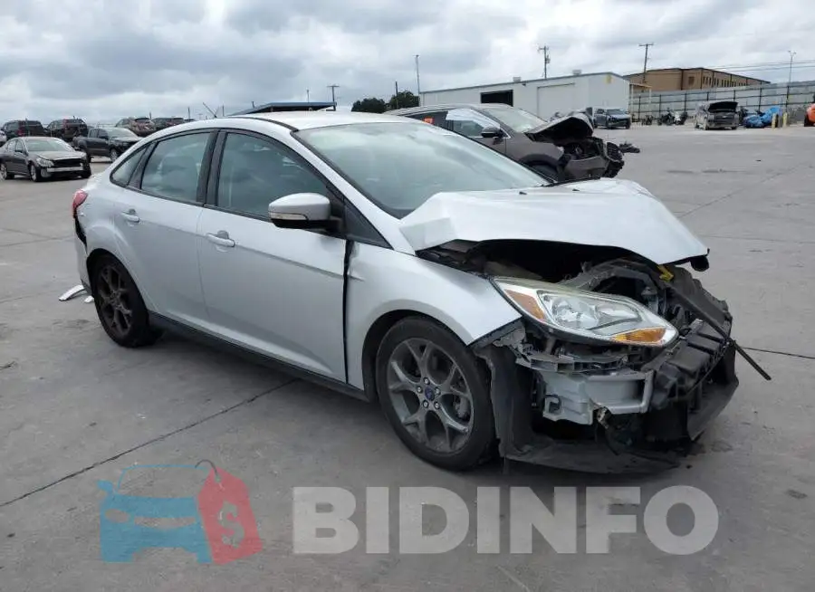 1FADP3F25EL102235 Photo# 4