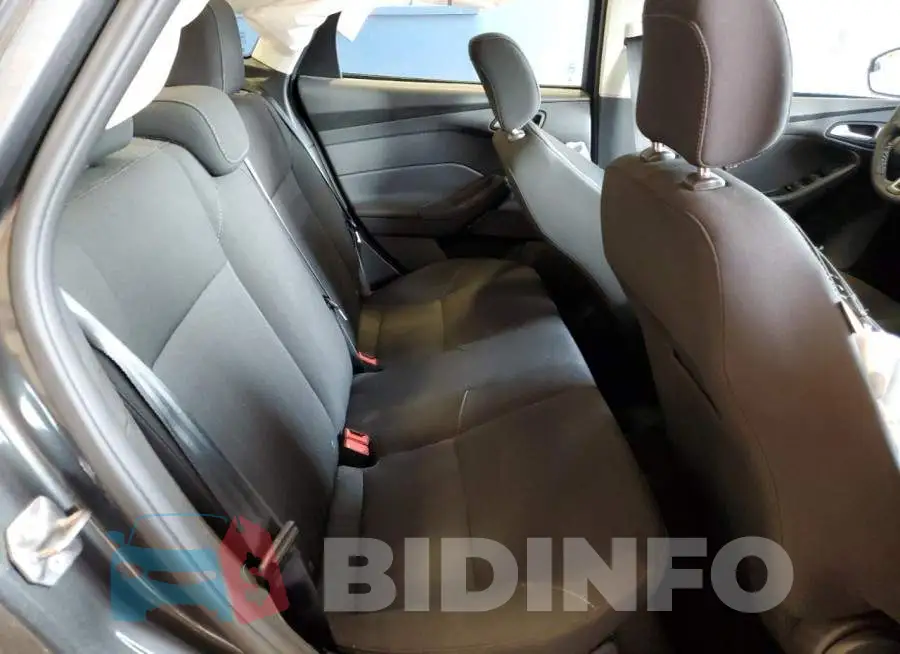 1FADP3F2XJL301355 Photo# 10