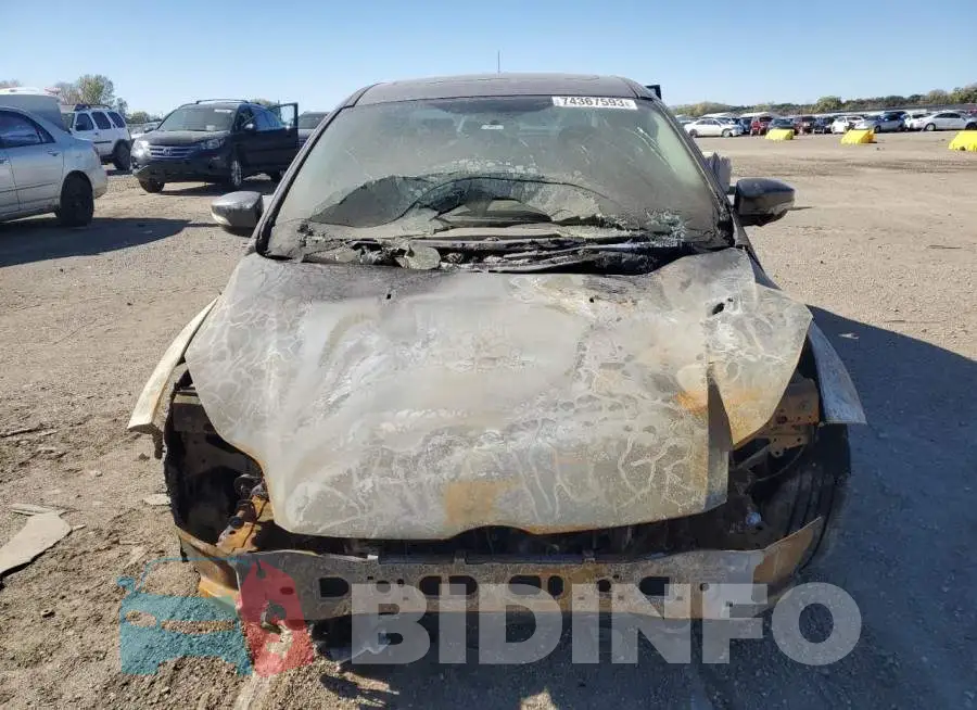 1FADP3J27EL390458 Photo# 5