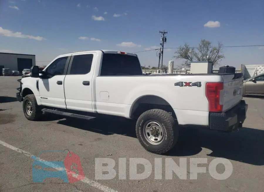 1FT7W2BT2JEB59333 Photo# 2