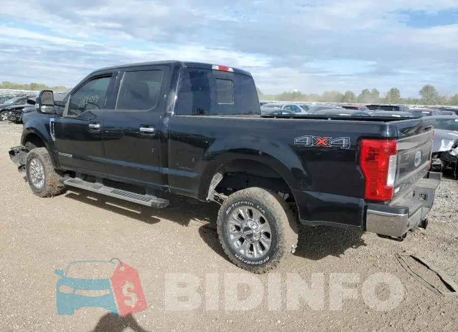 1FT7W2BT2JEB61678 Photo# 2