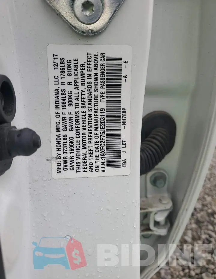 19XFC2F75JE203119 Photo# 12