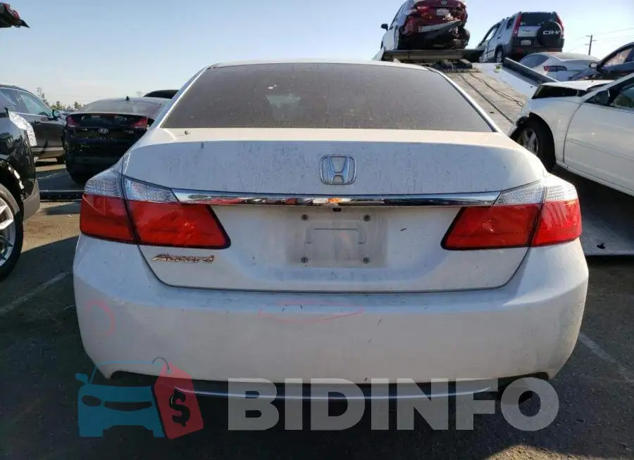 1HGCR2F32FA190372 Photo# 6