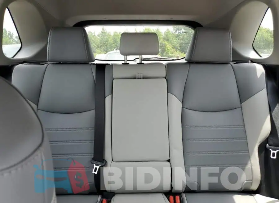 2T3A1RFV3MW180746 Photo# 10