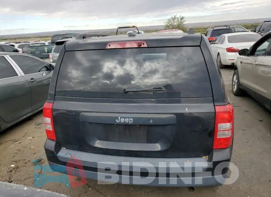 1C4NJPBB1GD716824 Photo# 6