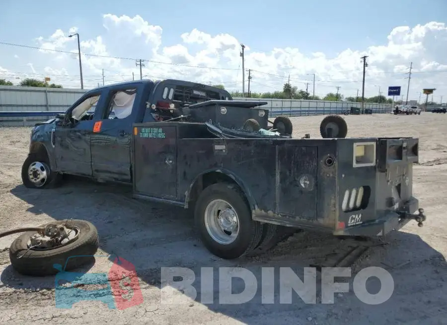 1FD8W3HT1JED00423 Photo# 2