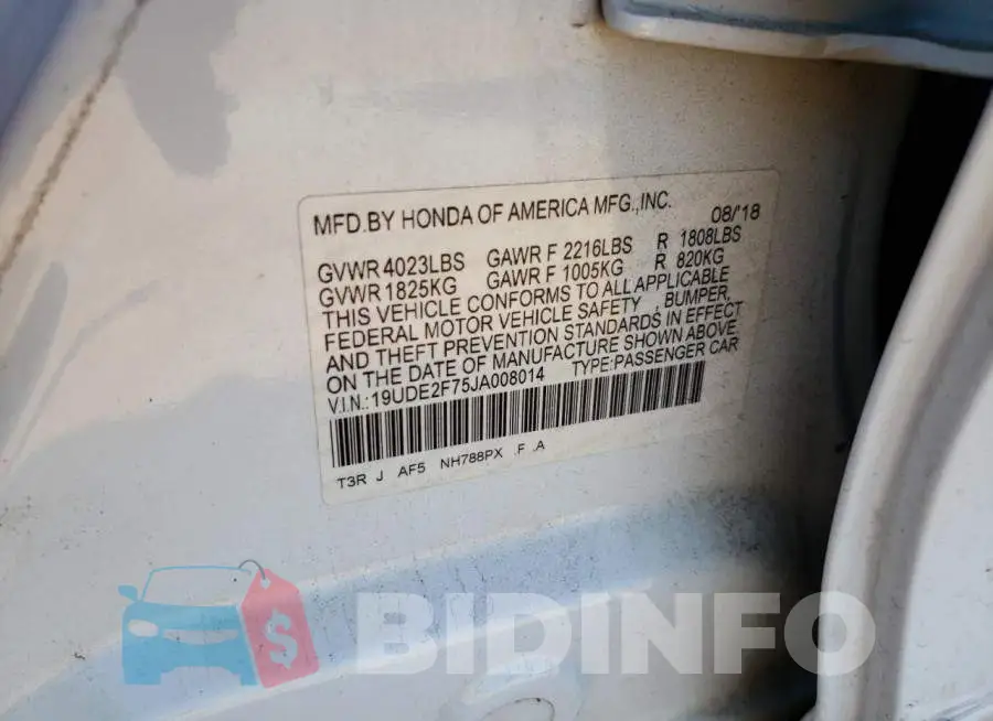 19UDE2F75JA008014 Photo# 12