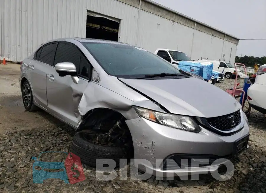 19XFB2F82FE220690 Photo# 4