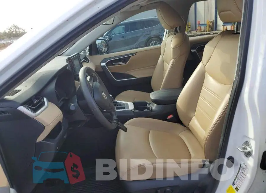 2T3C1RFV7KW048823 Photo# 7
