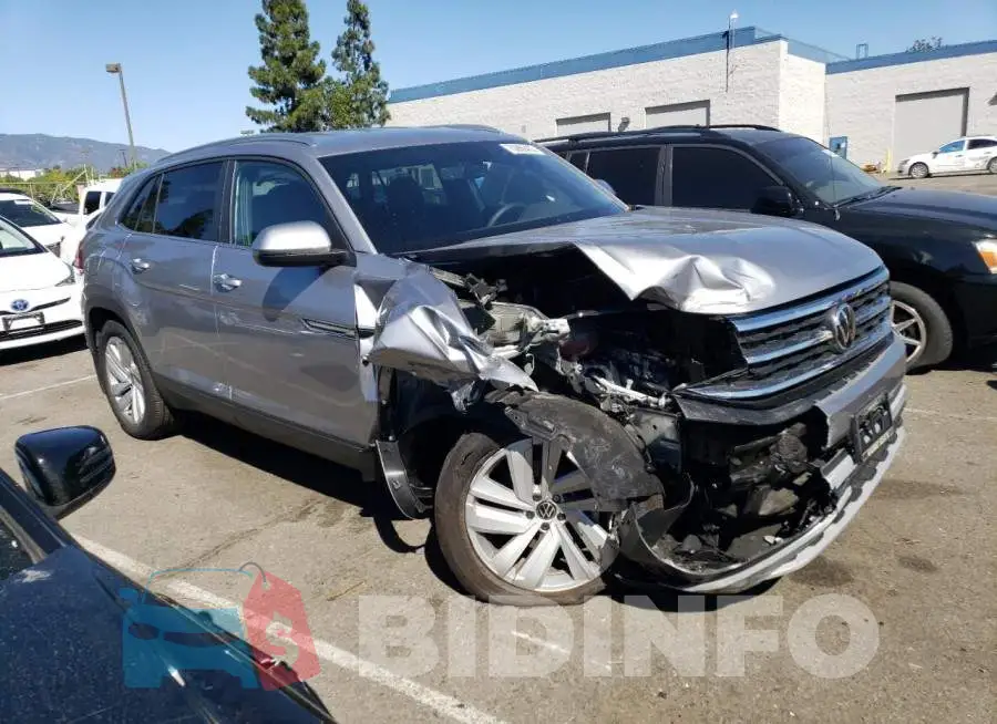 1V2HE2CA1PC211624 Photo# 4