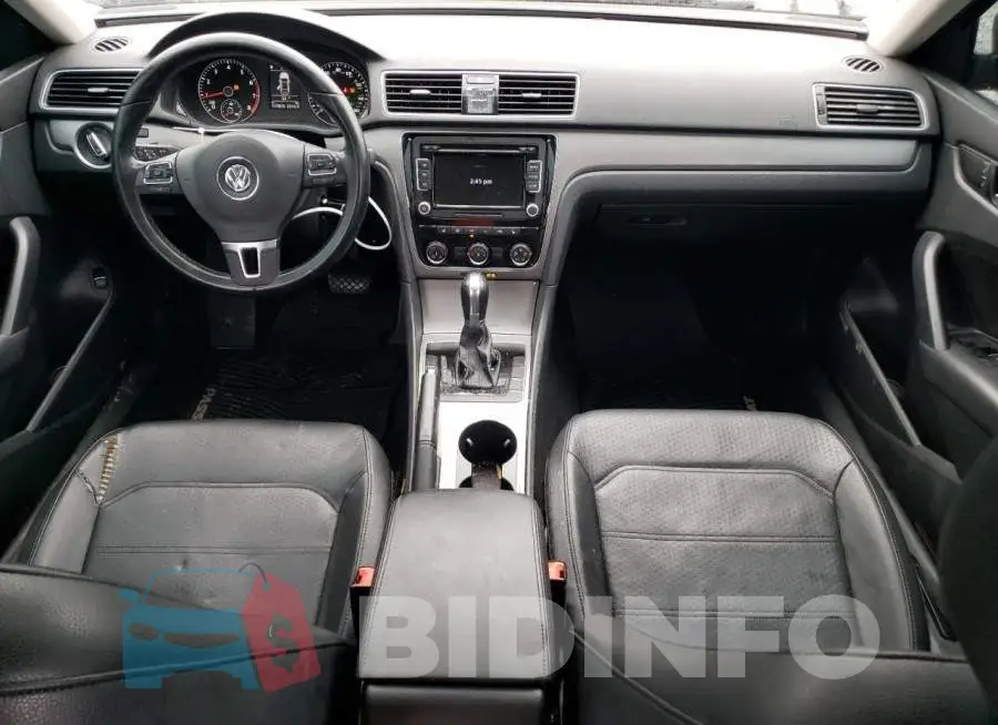 1VWBS7A38EC028054 Photo# 8