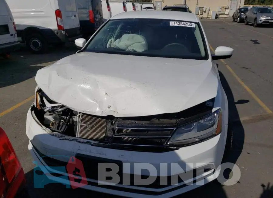 3VW2B7AJ4HM225918 Photo# 5