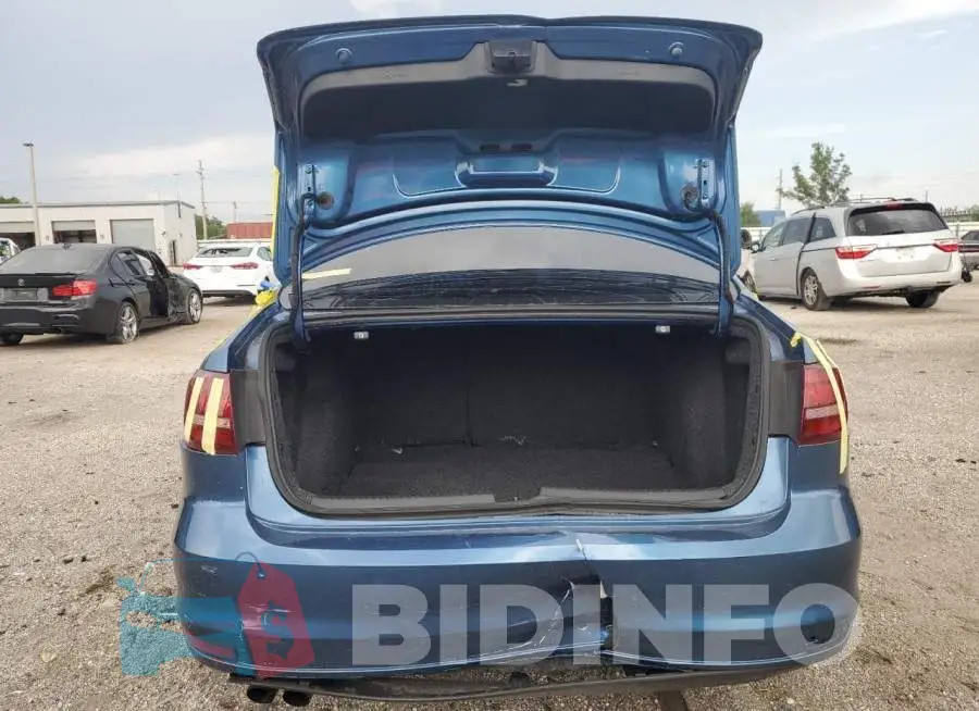 3VW2B7AJ5JM242569 Photo# 6