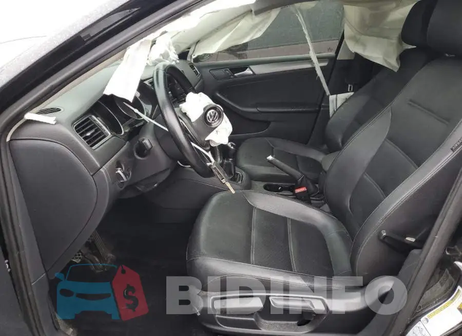 3VW3A7AJXFM229038 Photo# 7