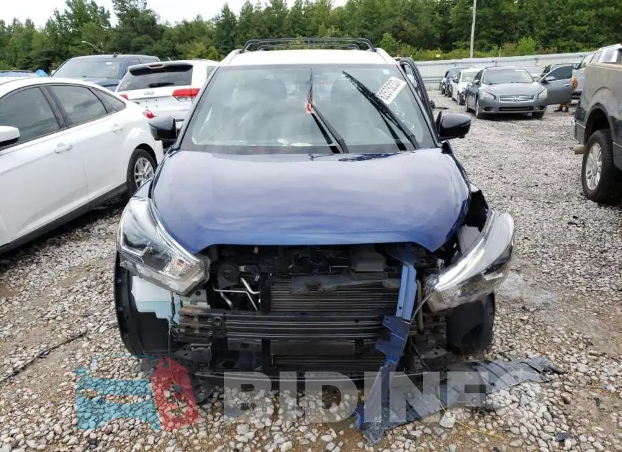 3N1CP5CU2JL537495 Photo# 5