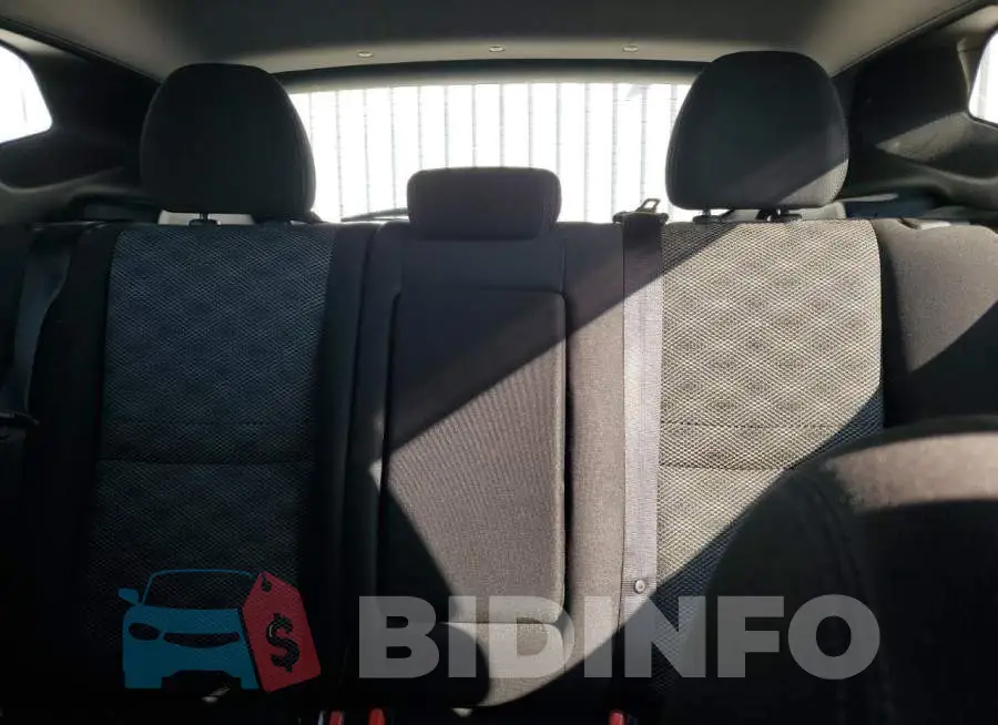 JN1BJ1CR9HW120199 Photo# 10