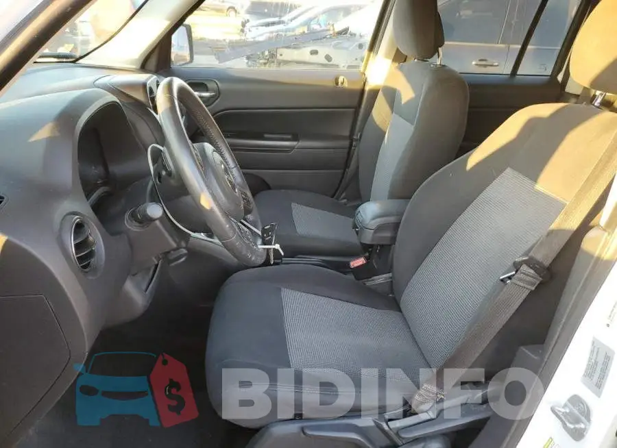 1C4NJRFB4ED885402 Photo# 7