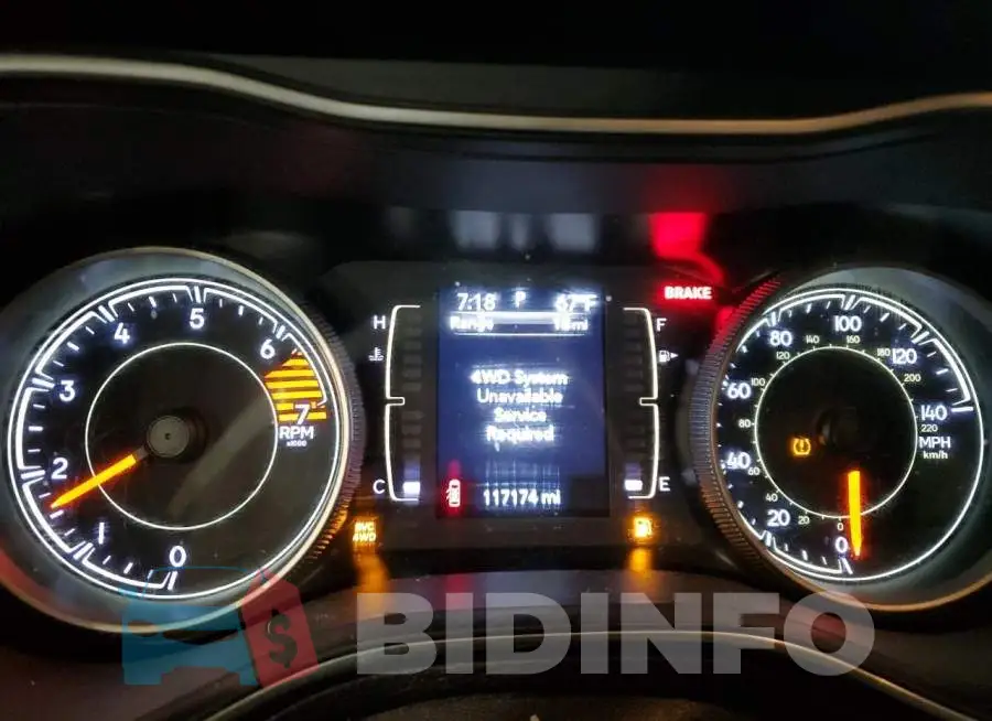 1C4PJMLB4KD182426 Photo# 9