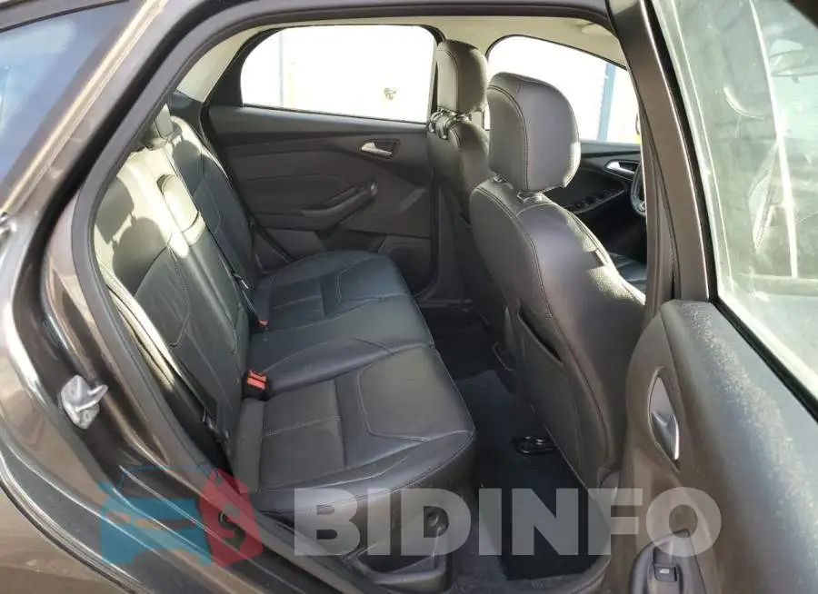 1FADP3F21GL201301 Photo# 10