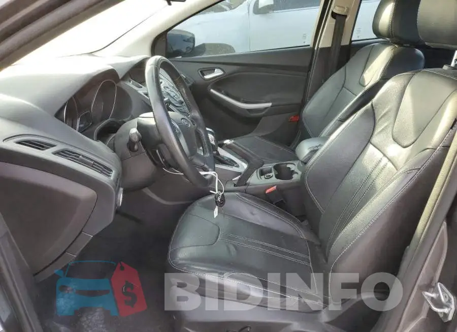 1FADP3F28EL330875 Photo# 7