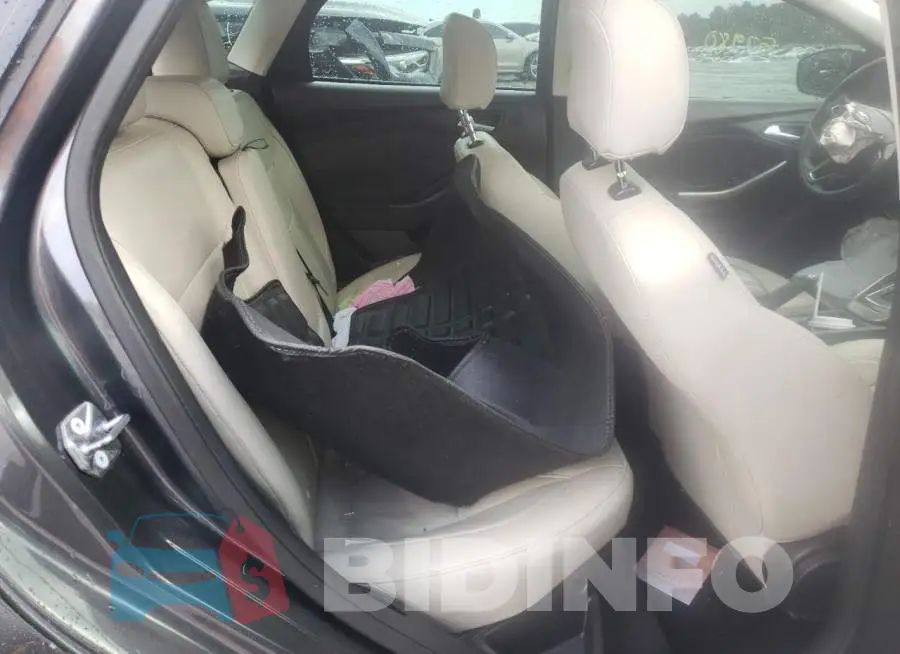 1FADP3N29HL320491 Photo# 6